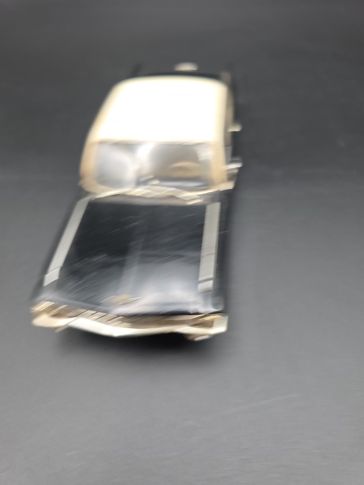 Signature Models: 1/32 Diecast 1961 Sedan De Ville Black/White