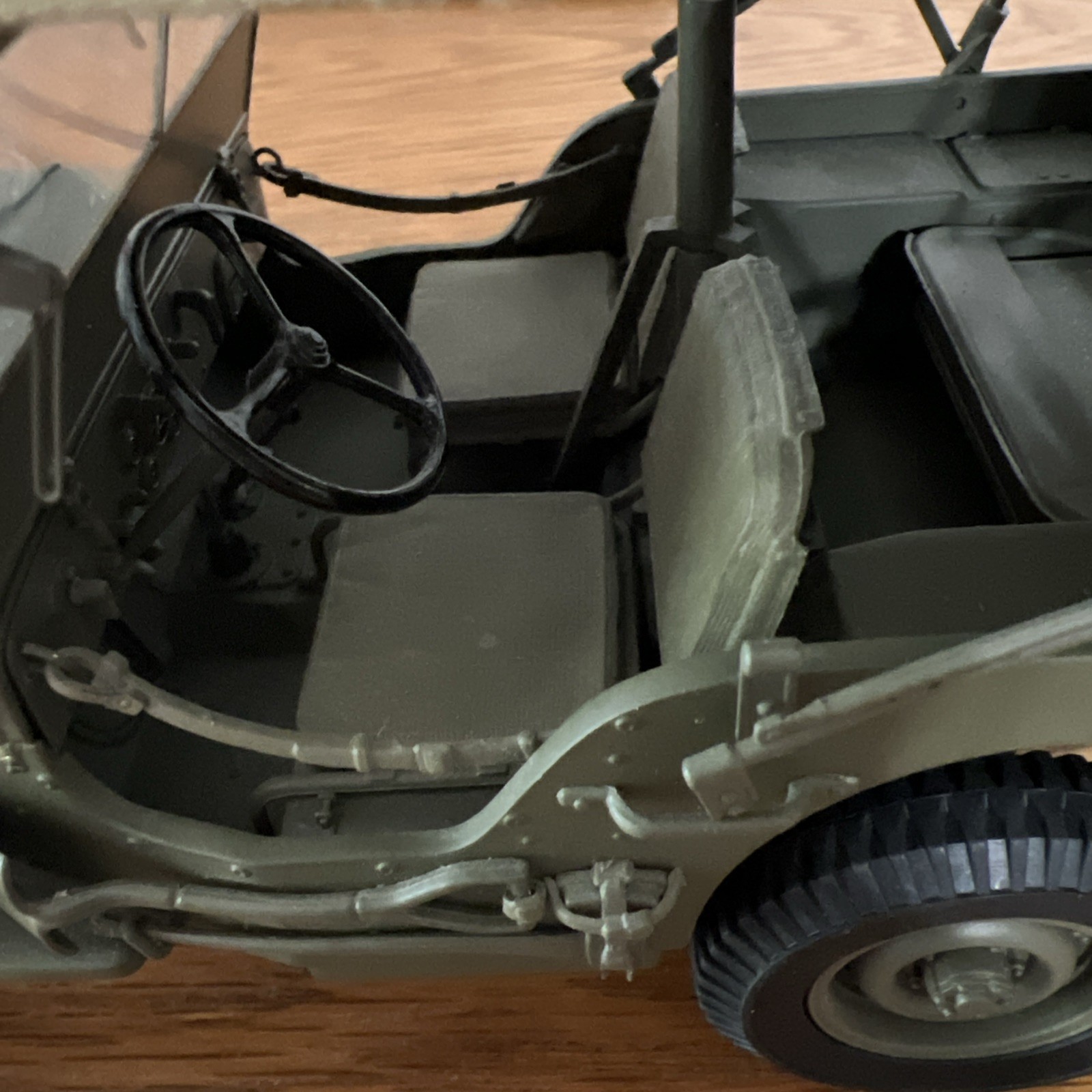 Danbury Mint 1940’s WWII Willy’s MB Scout Army Jeep with Linen Covered Top 1:16