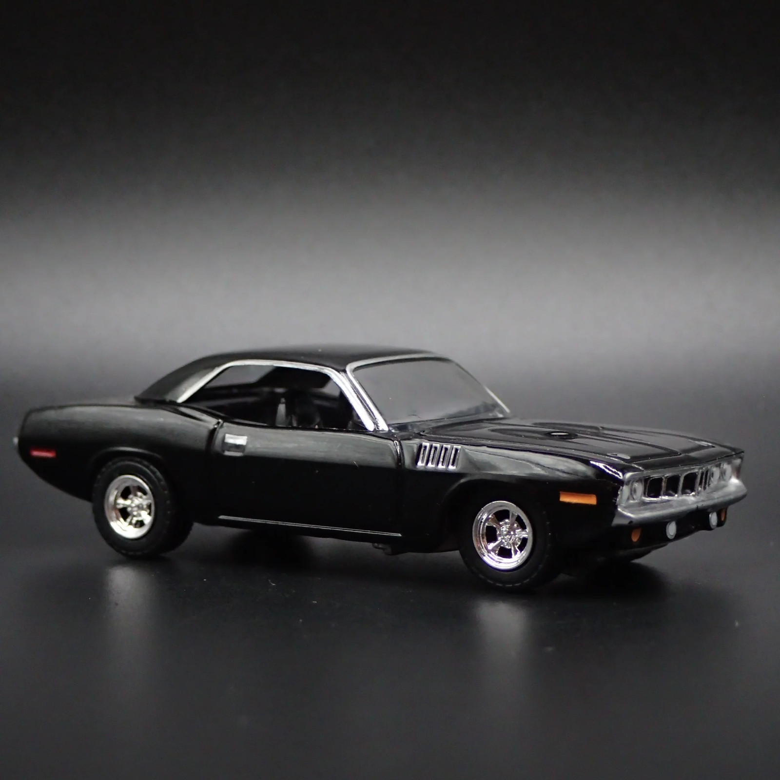 1971 71 PLYMOUTH CUDA MUSCLE CAR 1:64 SCALE COLLECTIBLE DIECAST MODEL CAR