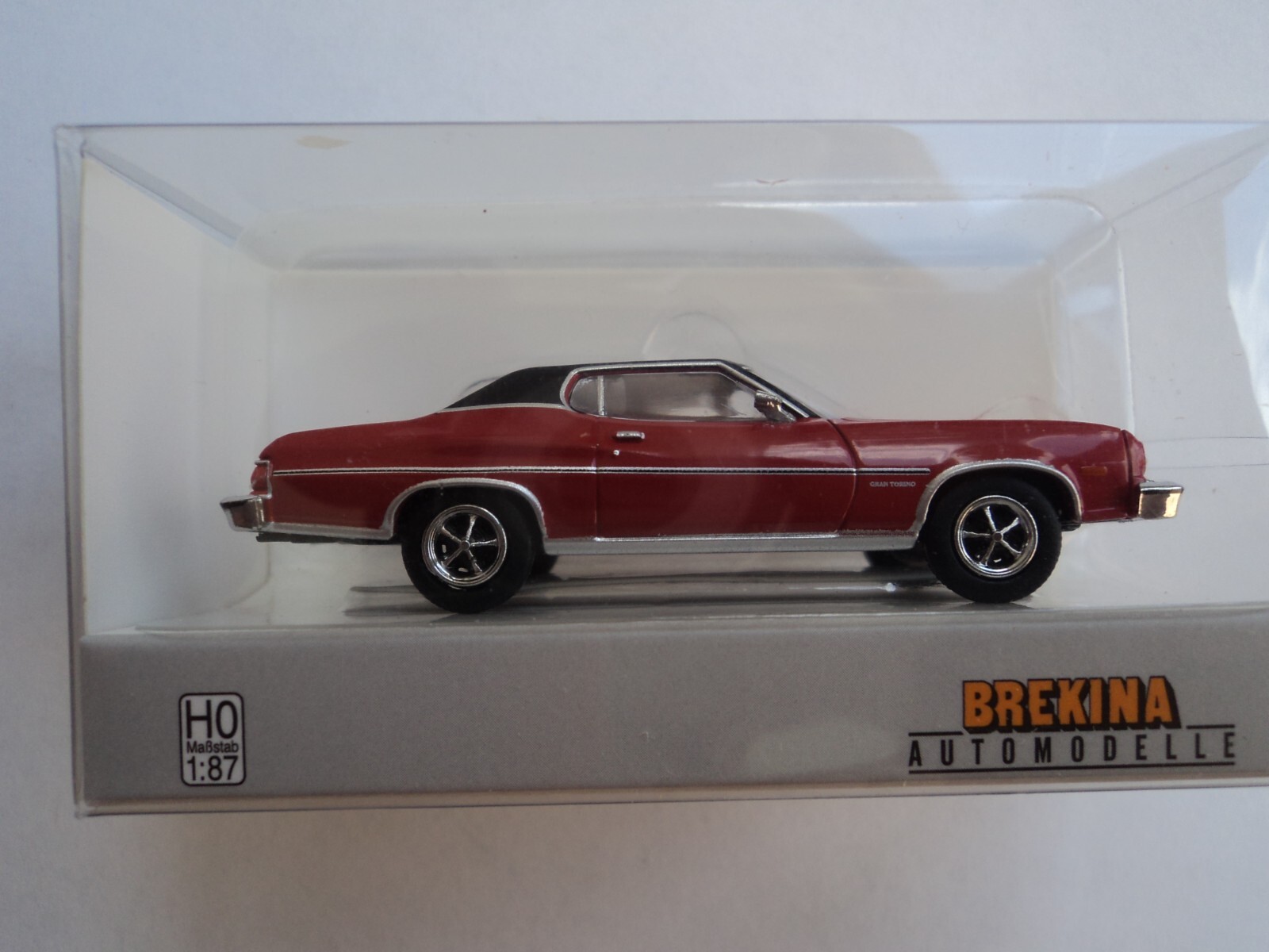 BREKINA 1976 GRAN TORINO RED / BLACK HO 1/87 PLASTIC