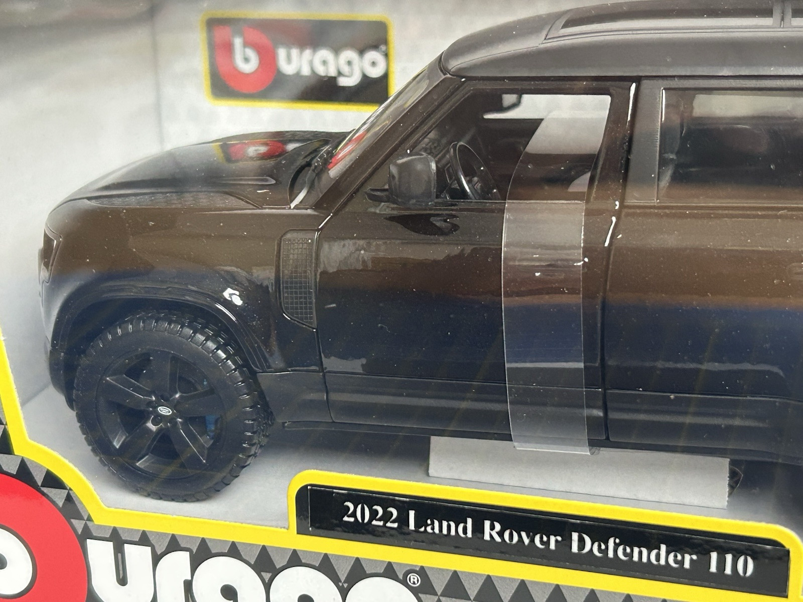 New Defender 110 4×4 (2022) Land Rover Black Colour Bburago 1/24 model #21101
