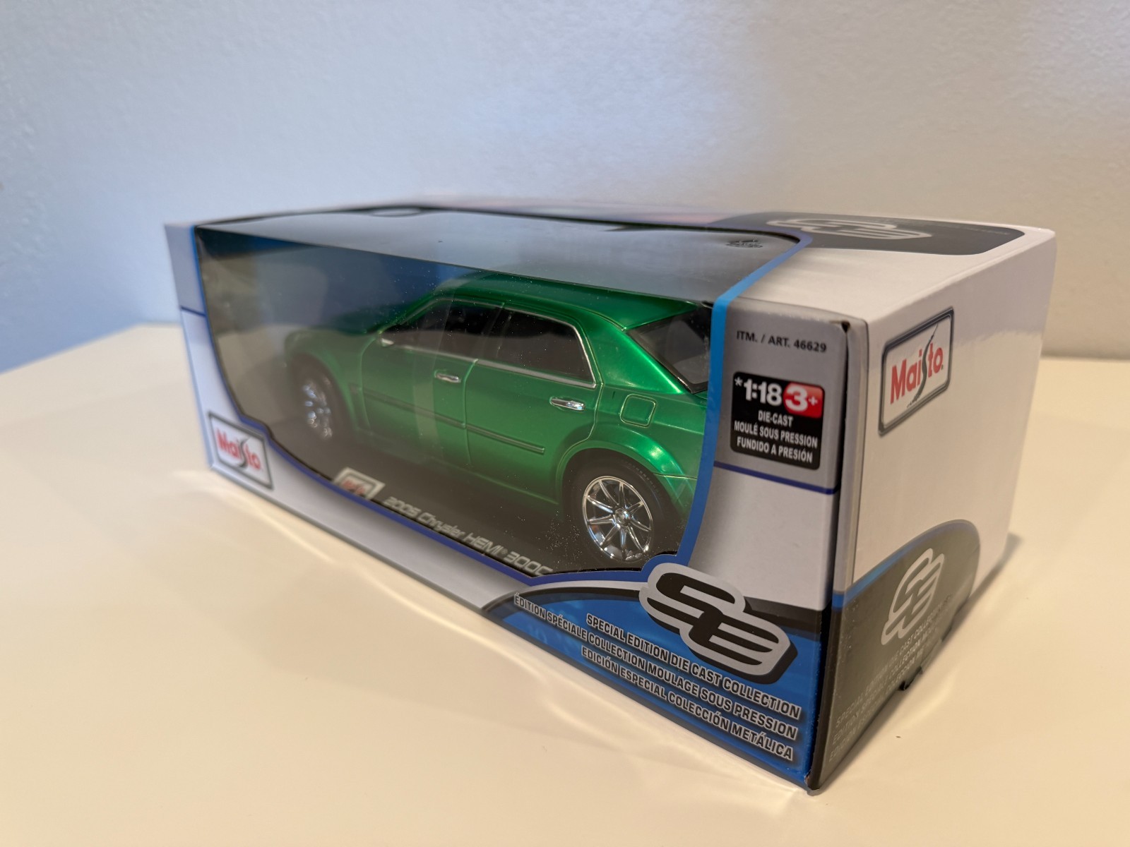 2005 Chrysler HEMI 300C Green 1:18 Diecast Model Car Maisto Special Edition BNIB