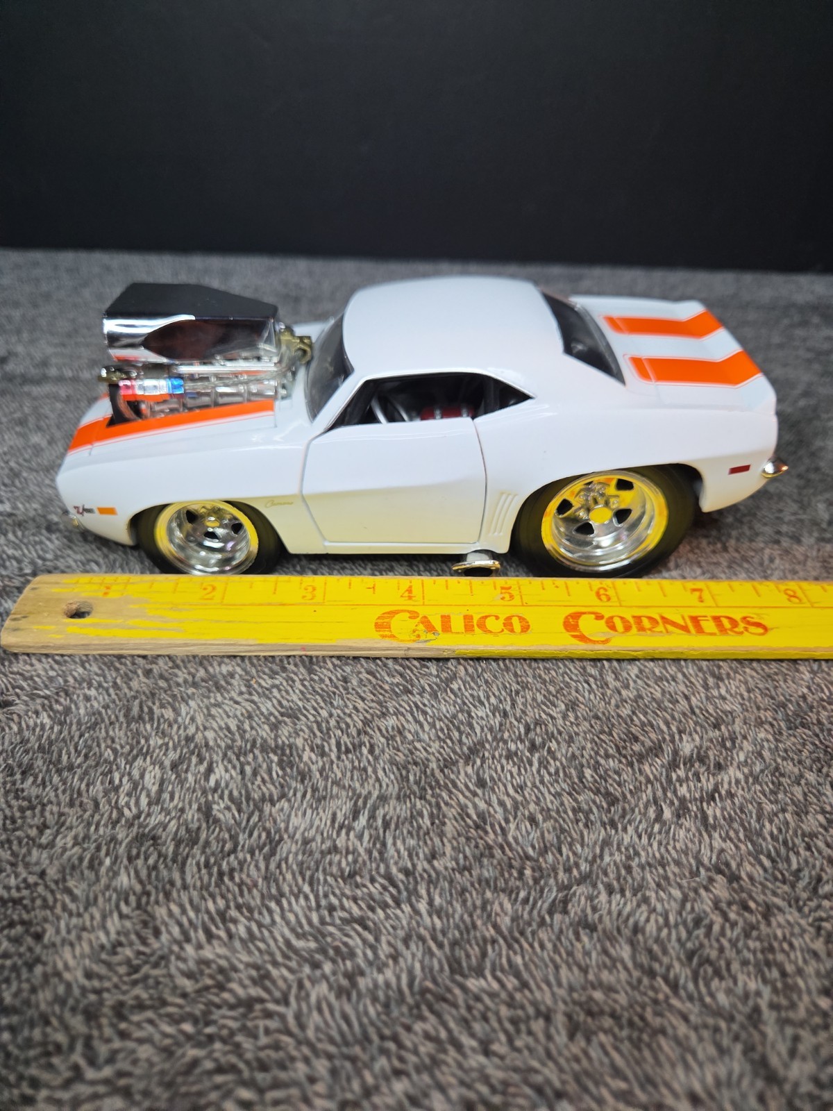 Vintage Muscle Machines 1969 Camaro White & Orange 2003 Funline