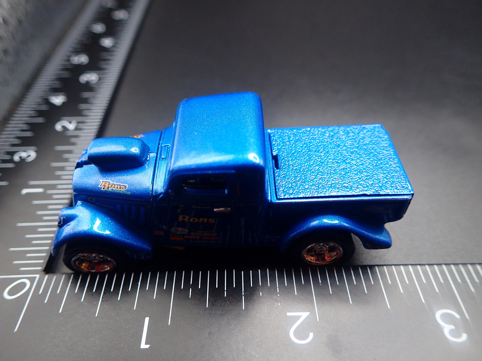 1933 33 WILLYS PICKUP GASSER NHRA 1:64 SCALE COLLECTIBLE DIECAST MODEL CAR