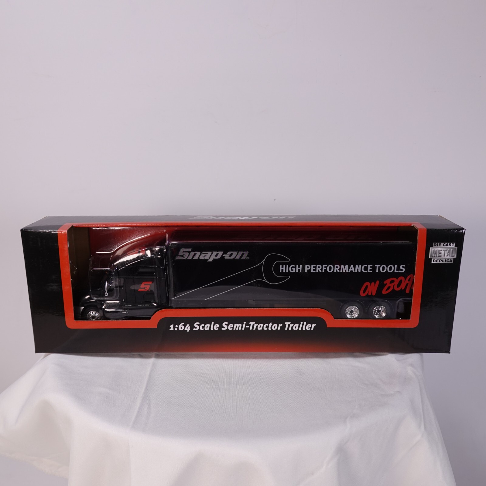 Snap On Semi Truck Die Cast 1:64 Scale New in Box Metal Replica SSX16R6