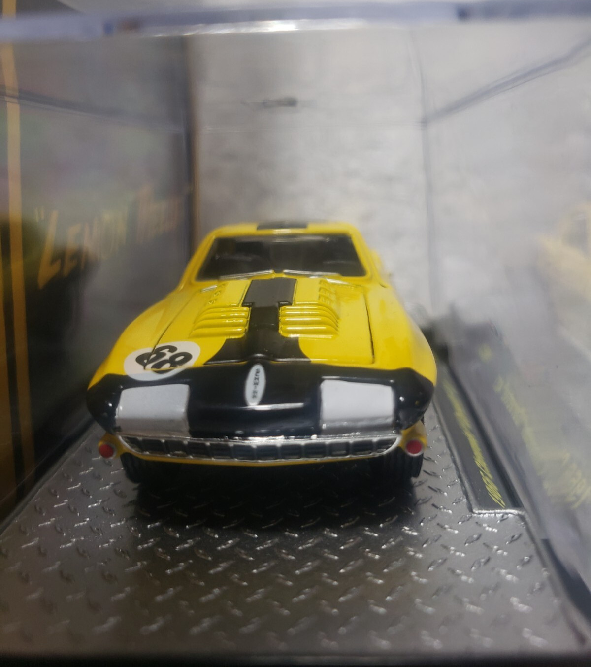 1:64 1966 CHEVROLET STING RAY CORVETTE 427 ENGINE OUT OF PRODUCTION SEALED NEW!!