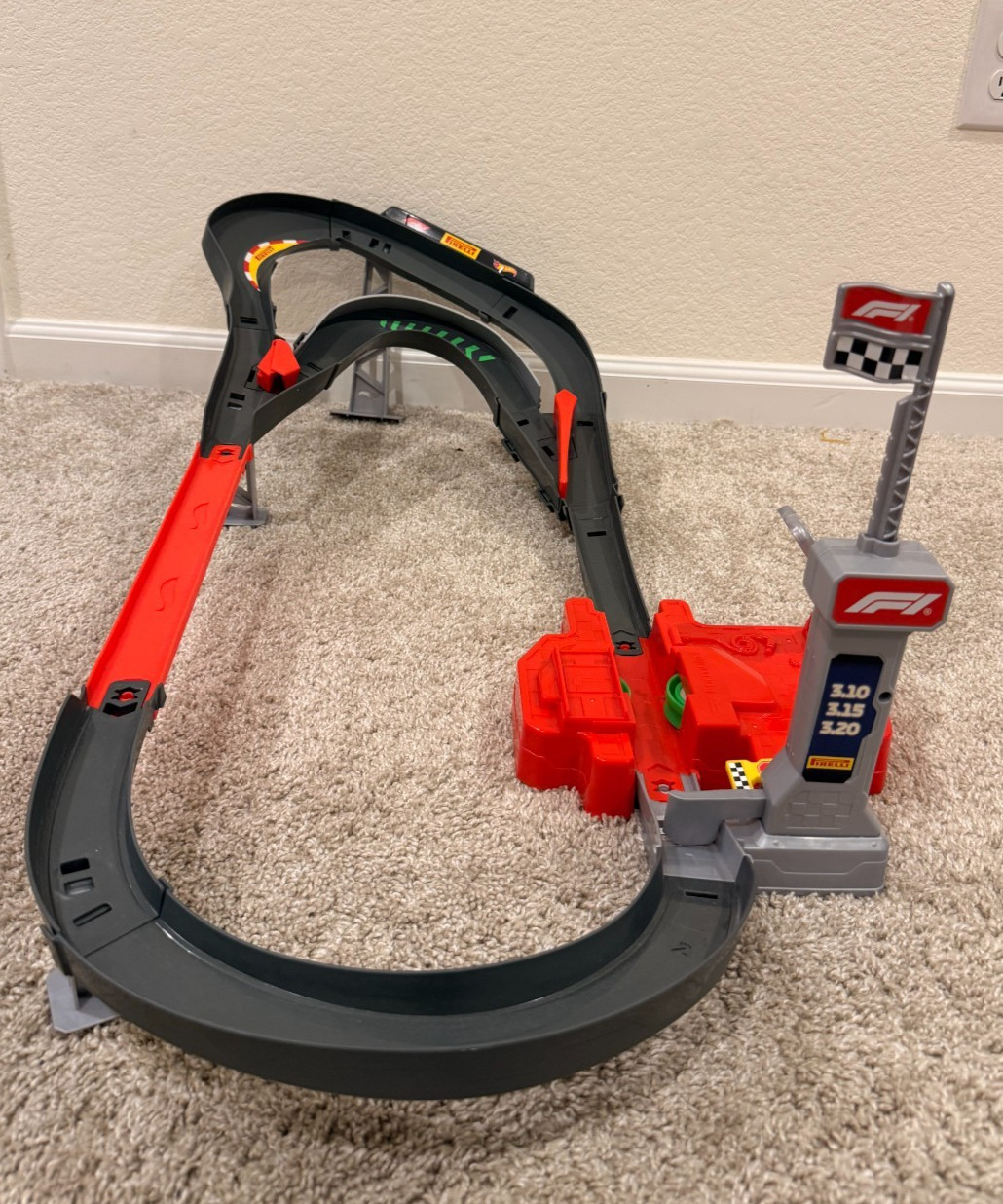Hot Wheels Formula 1 Pirelli Racing Track Set Grand Prix Circuit No Cars Tested