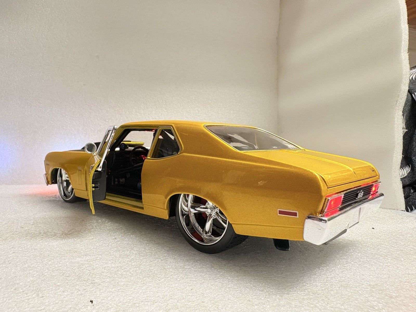 🔥1970 Chevy Nova SS PRO Super Street Car Custom BUILT WORKING LED LIGHTS 1/18