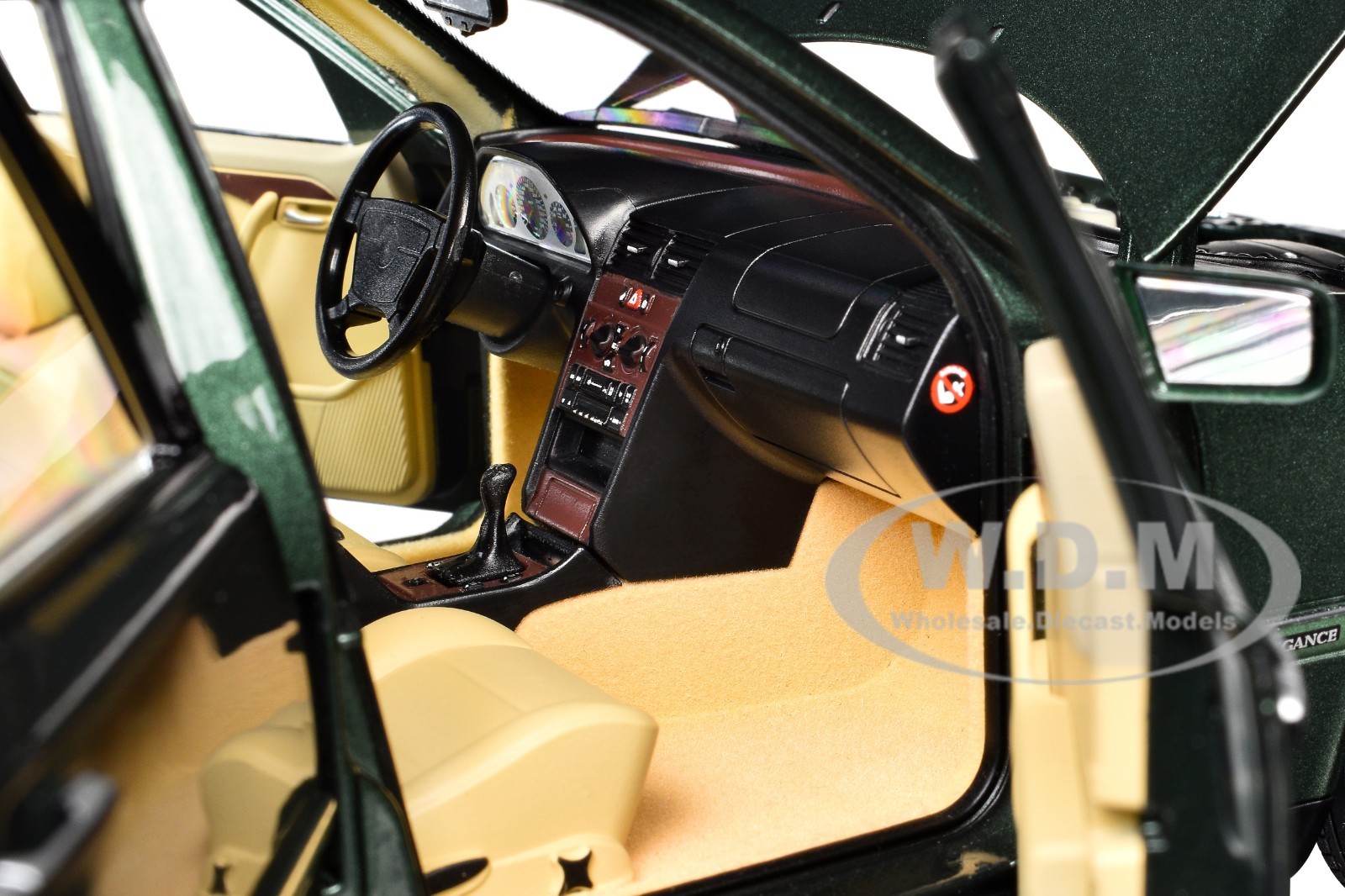 1993 MERCEDES-BENZ C-CLASS MALACHITE GREEN 1/18 DIECAST MODEL BY NOREV 183372