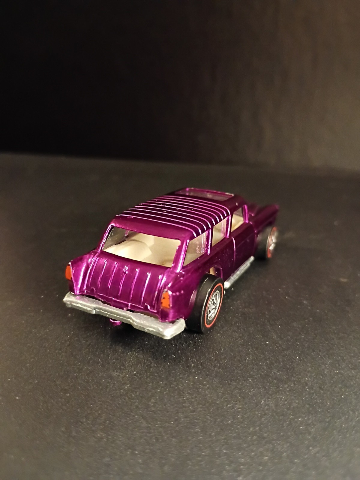 Hotwheels Redline Classic Nomad Magenta 1969 VN/MINT