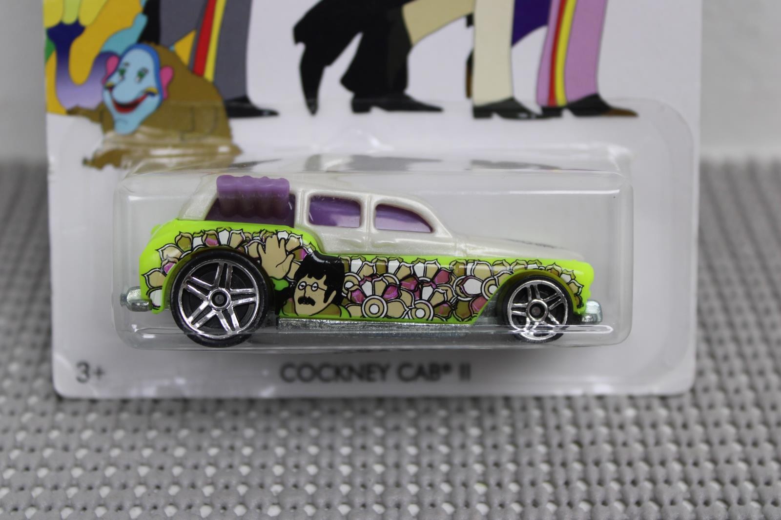 Hot Wheels The Beatles Yellow Submarine Cockney Can 11