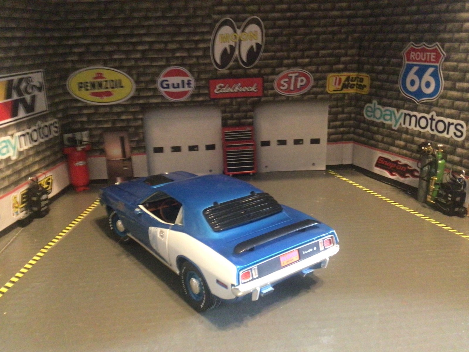 Ertl Supercars 1971 Plymouth Cuda – 340 – 1/18th Scale Die-Cast