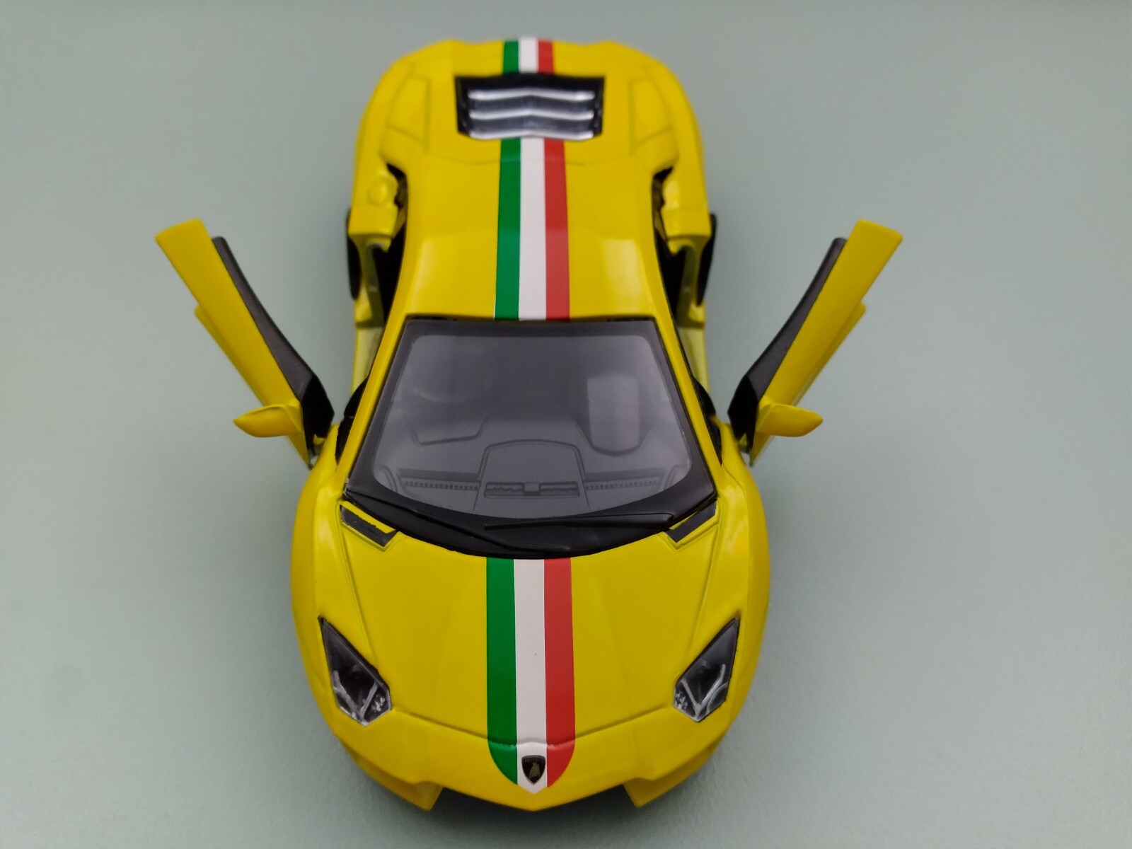 5″ Kintoy Lamborghini Aventador Diecast Model Toy Car Pull Action 1:38 Yellow