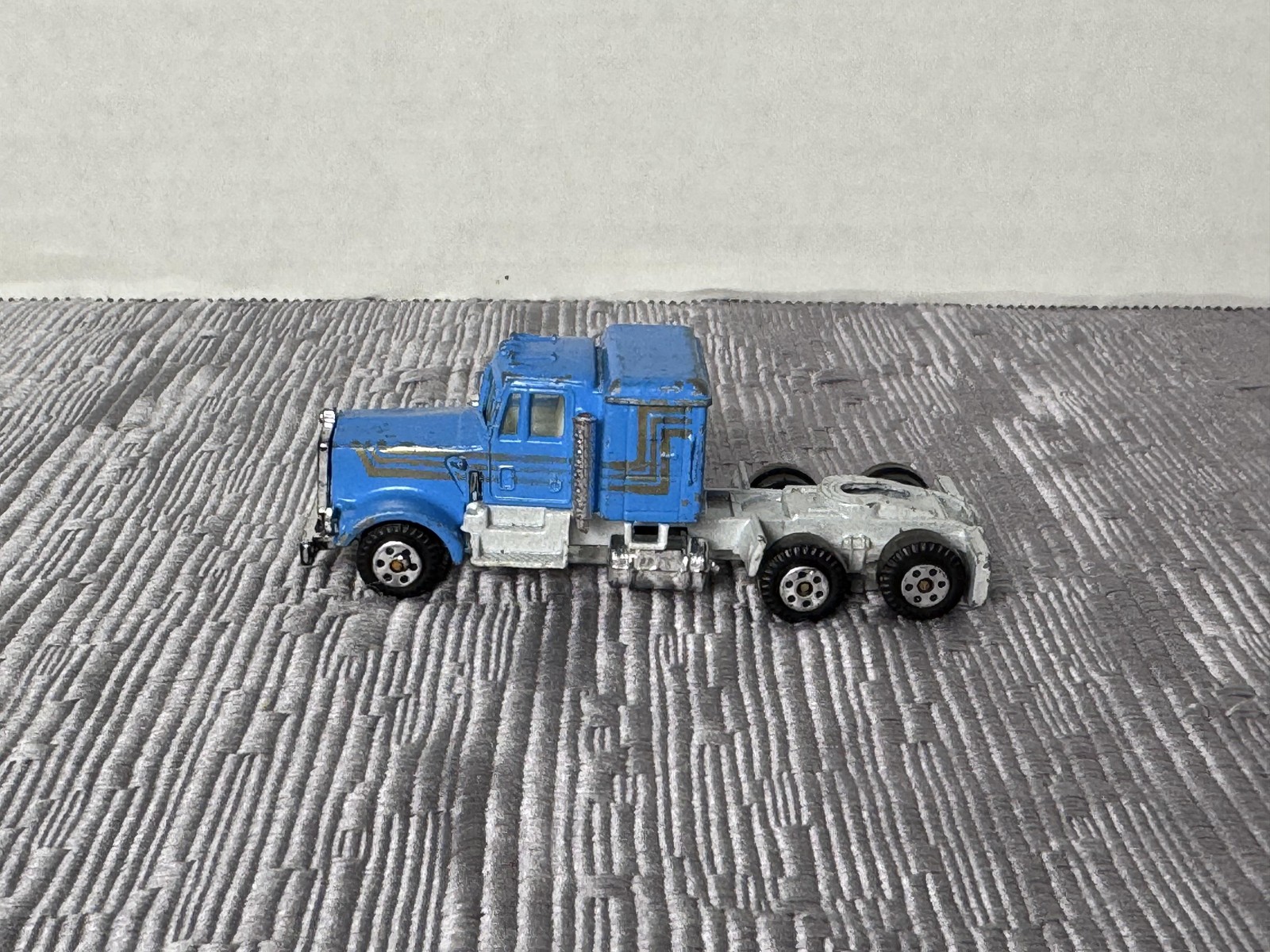 Yat Ming Blue Semi Truck Tractor Unit Small Diecast Toy Vehicle China Loose