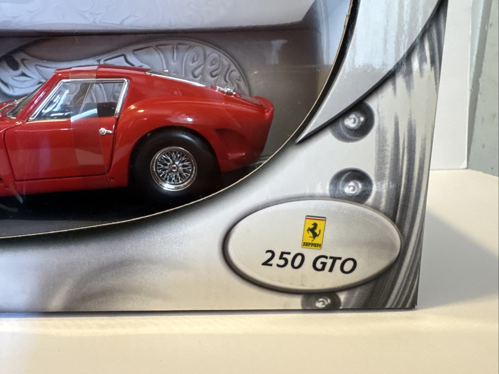 NIB Hot Wheels 1:18 DieCast 1962 Ferrari 250 GTO Rosso Corsa Racing Red
