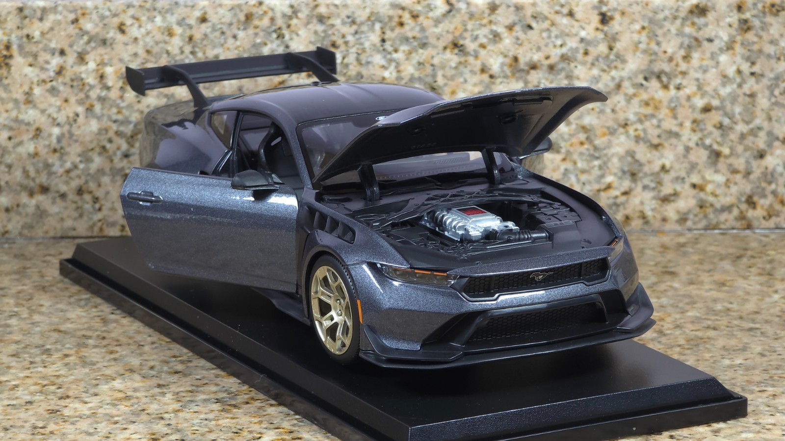 2025 Ford Mustang GTD 1:18 Maisto Exclusive Style Special Edition