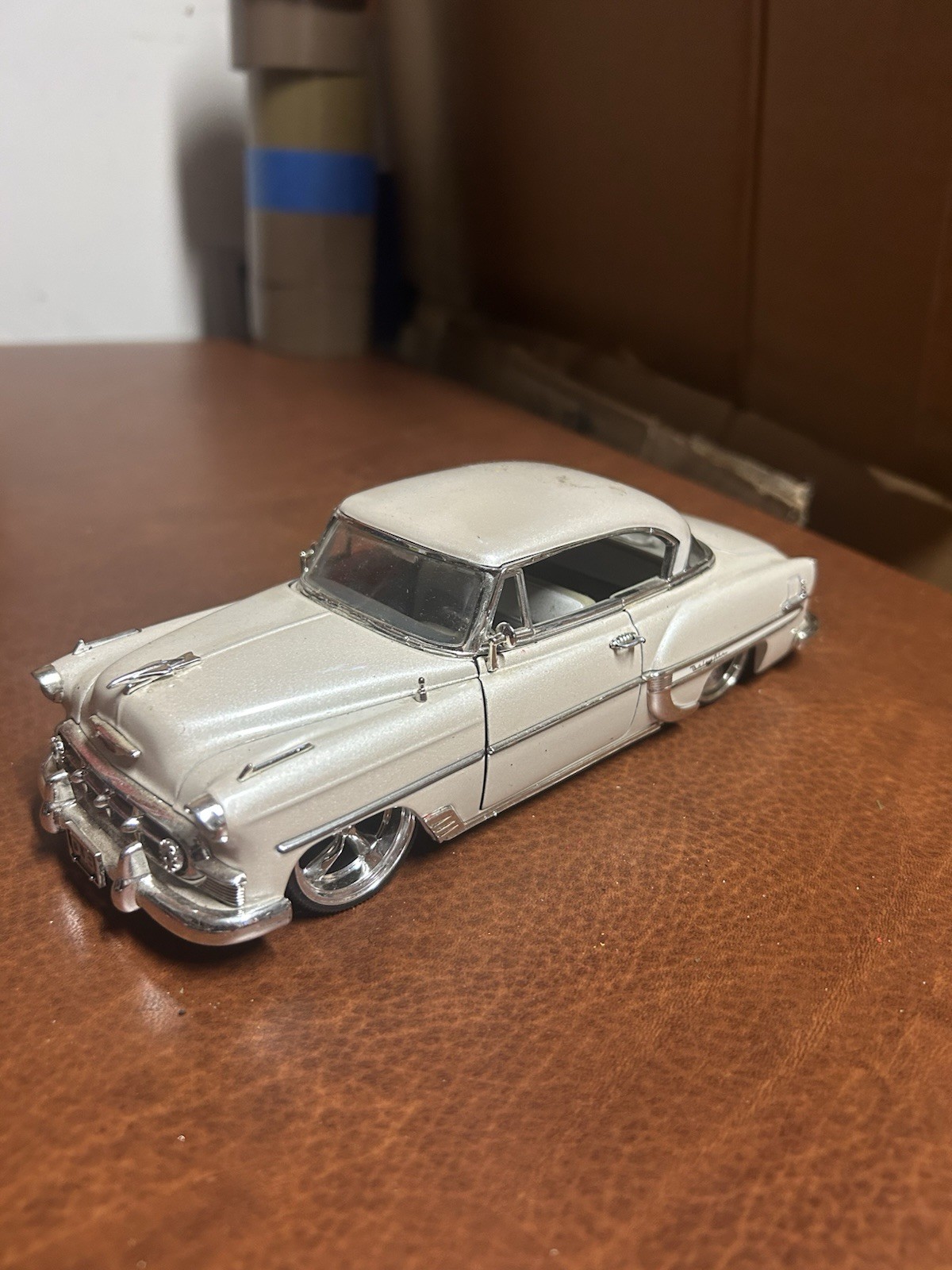 Jada Dub City Old Skool 1953 Chevy Bel Air Pearl White 1:24 Diecast Lowrider