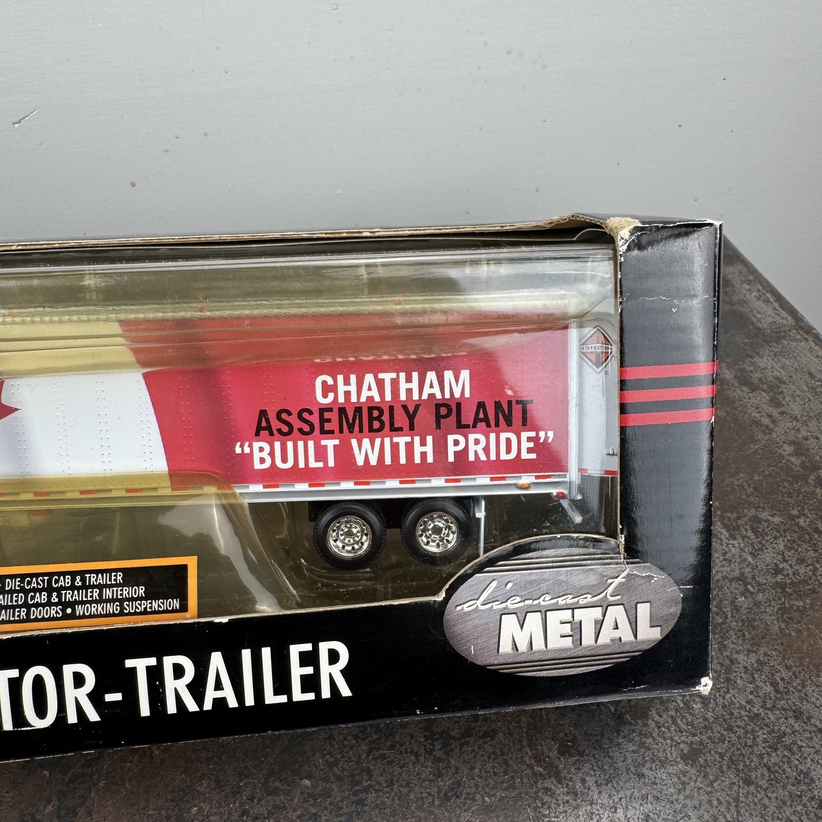 DCP INTERNATIONAL Chatham Plant 1:64 International 9400 Truck w/ Trailer #30393