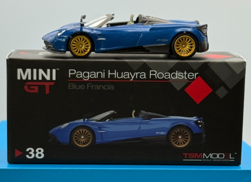 Mini GT Pagani Huayra Roadster Blue Francia 38 1/64