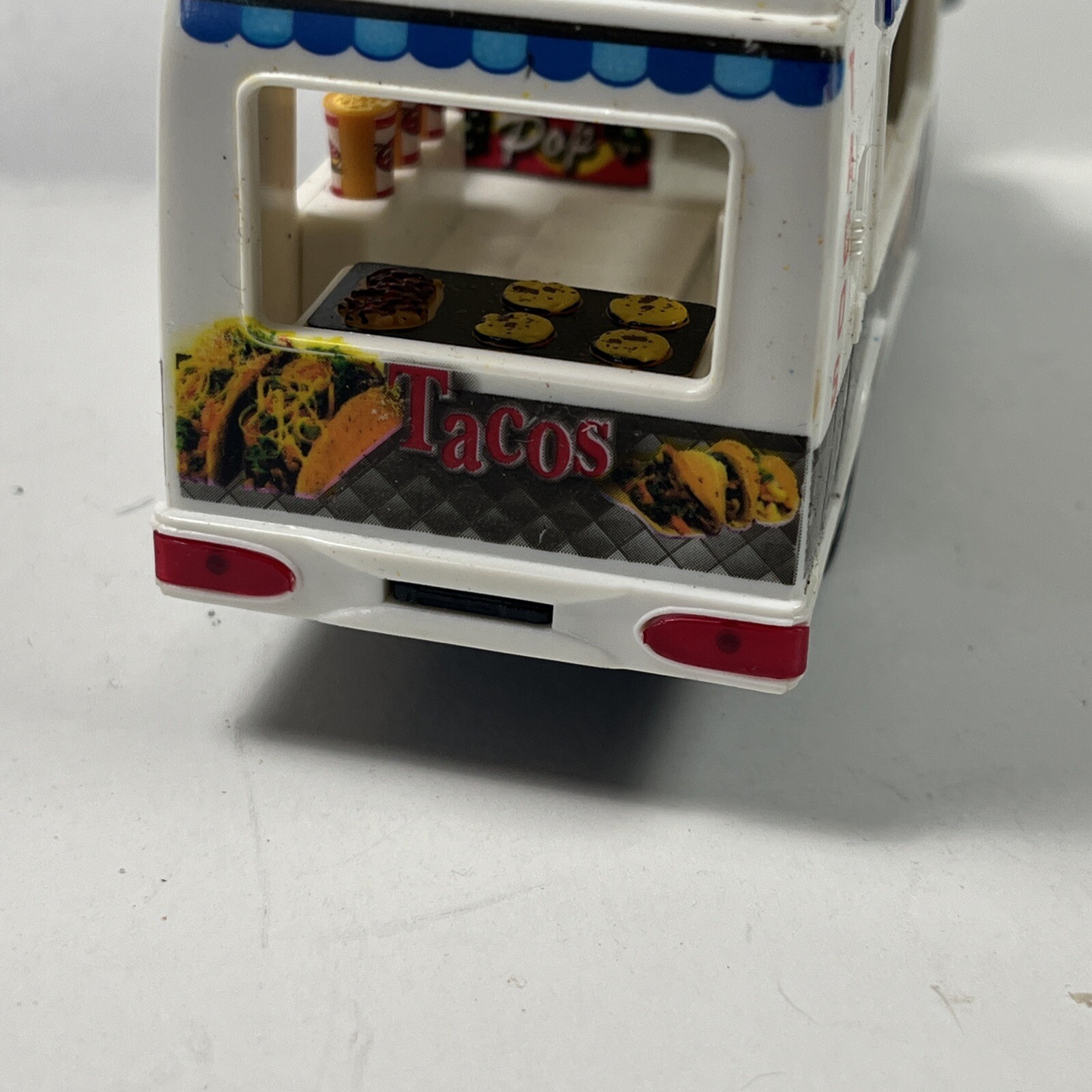 Kinsfun Taco Food Truck Diecast Cab Plastic Body Pullback Action Doors Open 5”