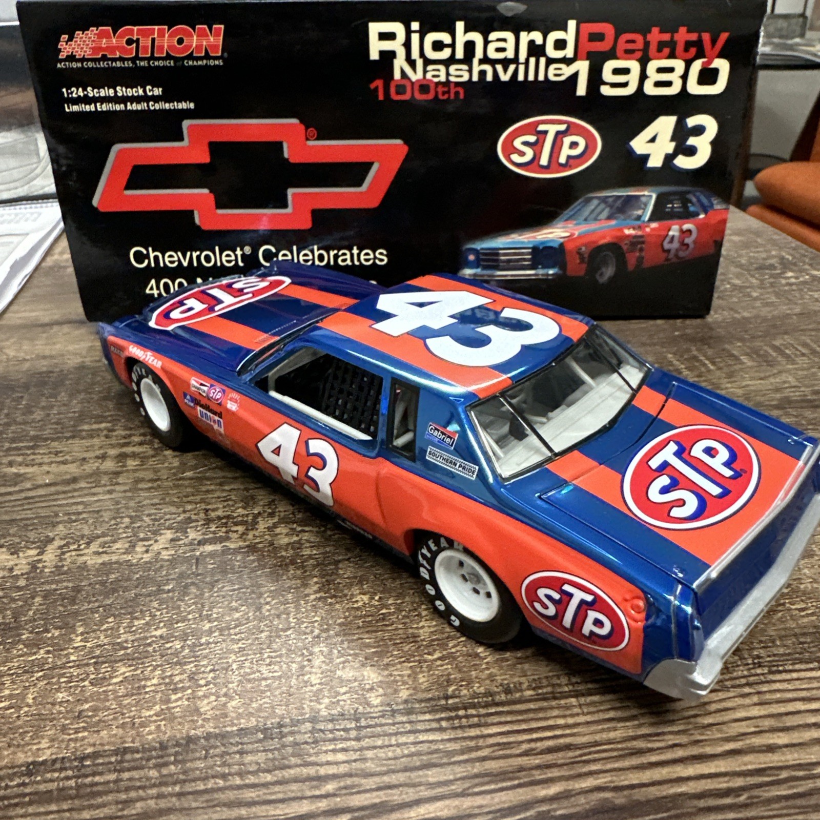 #43 Richard Petty 1980 STP Chevy 400 Win Monte Carlo 1:24