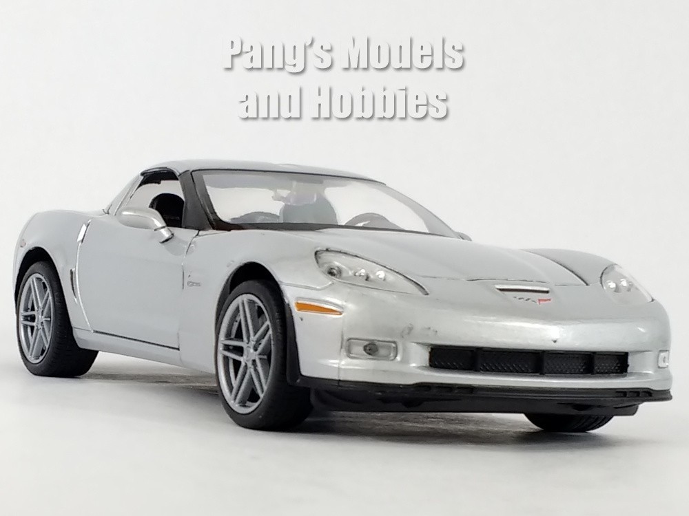 2007 Chevrolet Corvette Z06 C6 1/24 Scale Diecast Model by Welly – SILVER