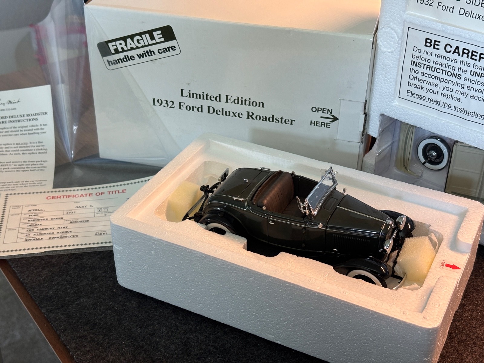 Danbury Mint Limited Edition 1932 Ford Deluxe Roadster GREEN, #54/1000 NIB Title