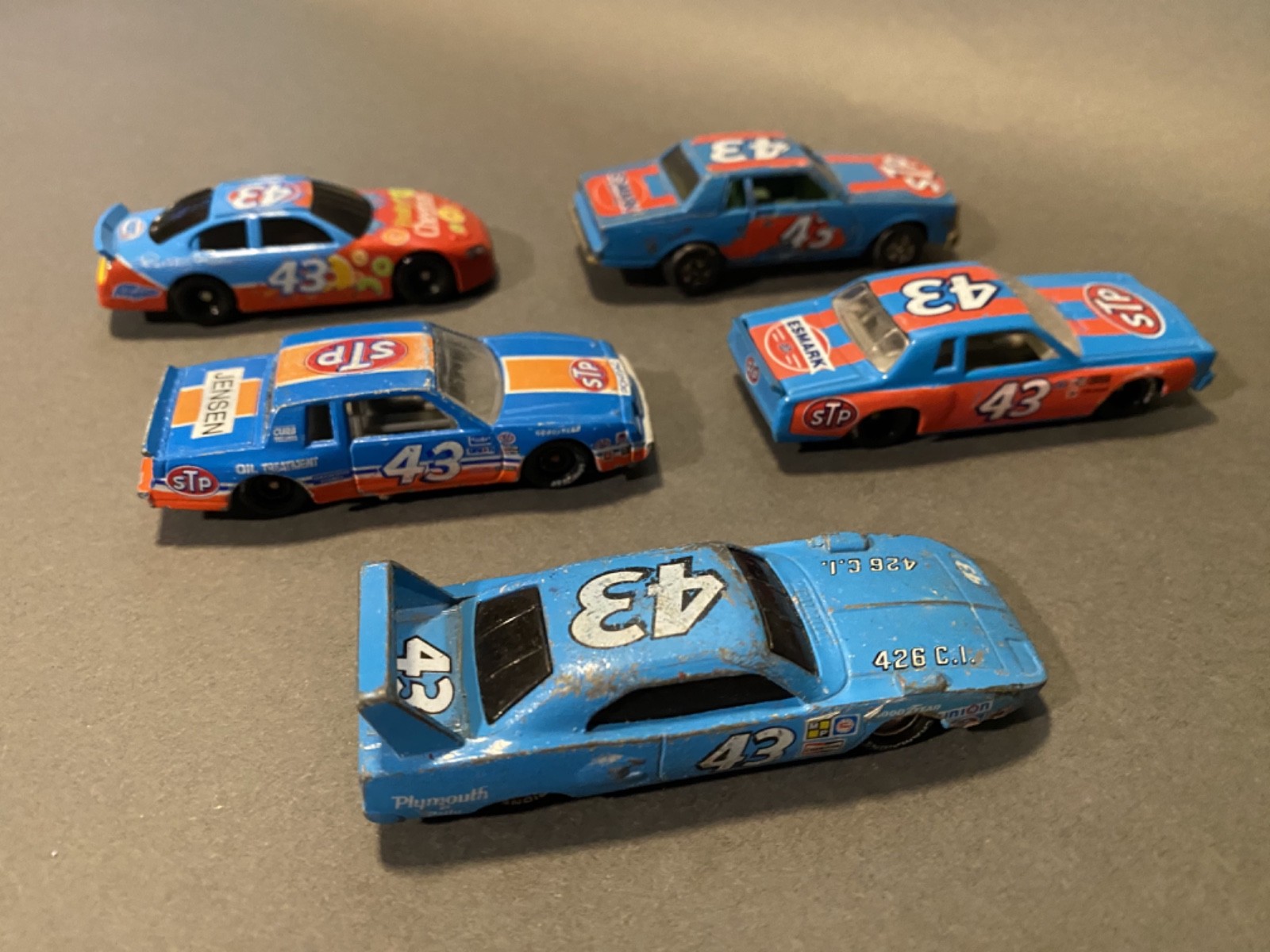 LOT of FIVE Richard Petty #43 Plymouth NASCAR Diecast 1/64 Cars
