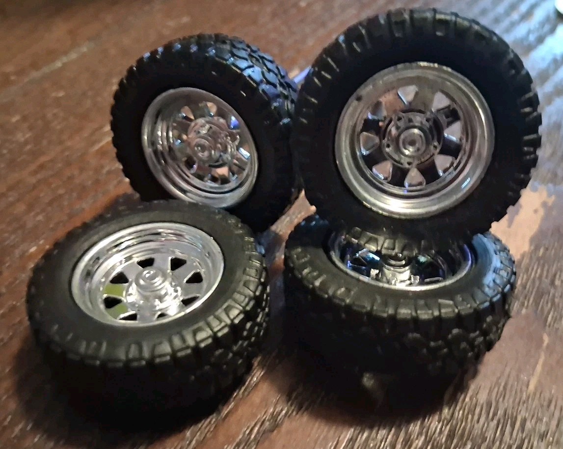 Set Of 1.24 Custom 4×4 Wheels & Tires Replacements Read((Ad Plz))