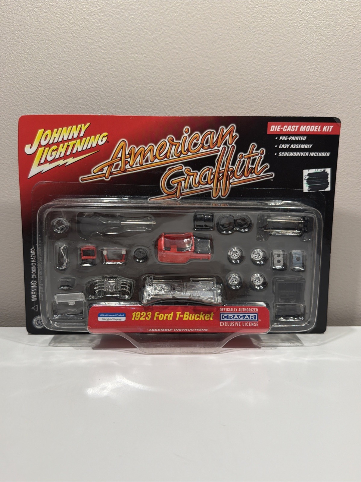 Johnny Lightning American Graffiti 1923 Ford T-Bucket 1:64 Diecast Red E12