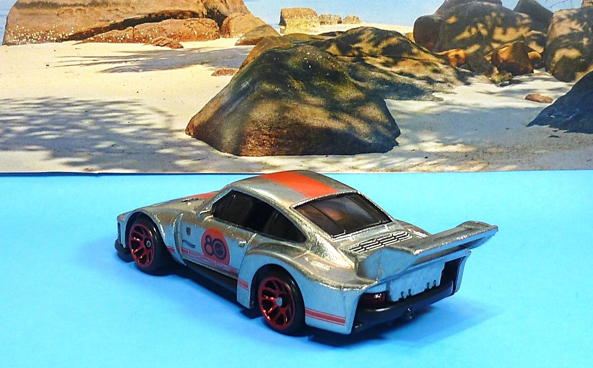 HOT WHEELS ZAMAC VW PORSCHE 935 80TH ANNIVERSARY REPLAY THE CLASSIS 1/64