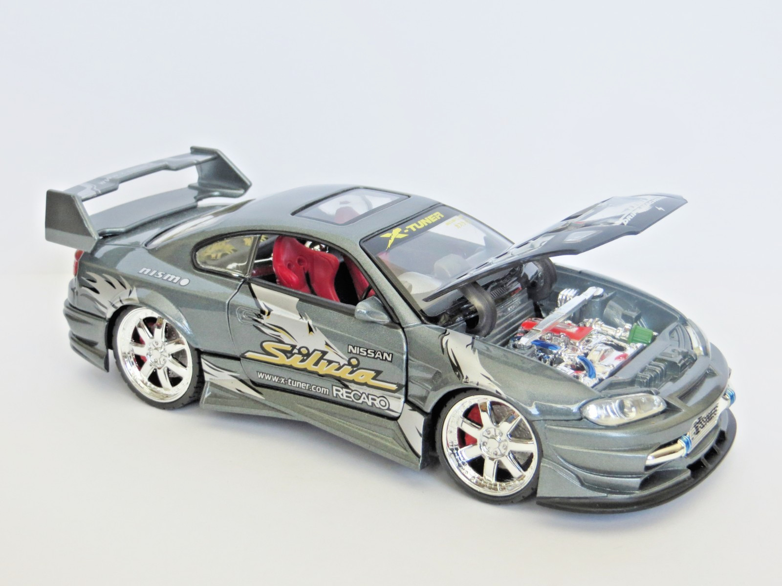 Nissan Silvia S15 1:24 Silver Hard Top w/ Sunroof & Lights Diecast Boley Xtuner