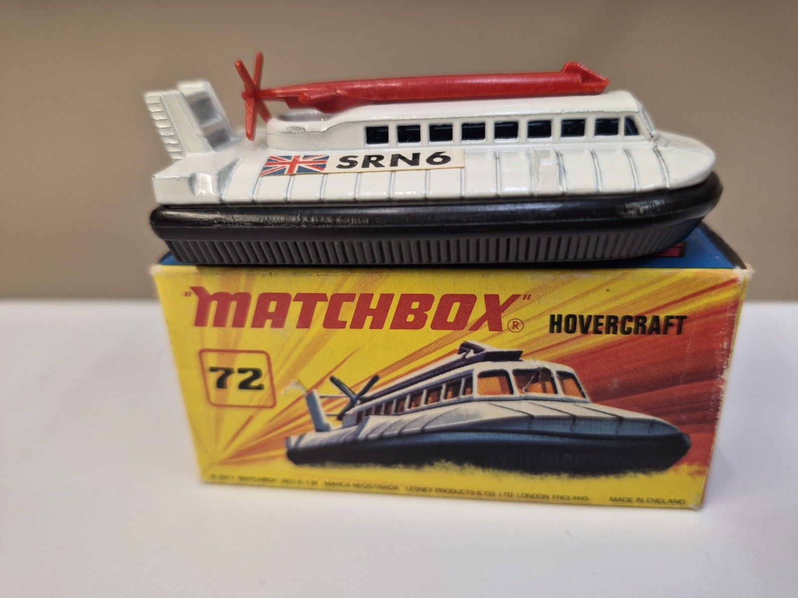 Vintage Lesney Matchbox Superfast #72 SRN6 HOVERCRAFT Diecast with Original Box.