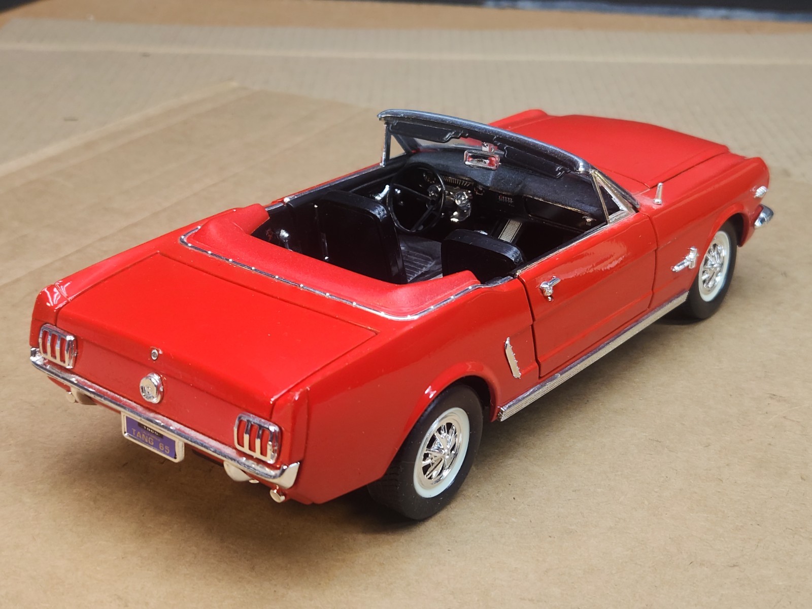 Mira 1965 Ford Mustang Convertible 1:18 Golden Line Collection Diecast Metal