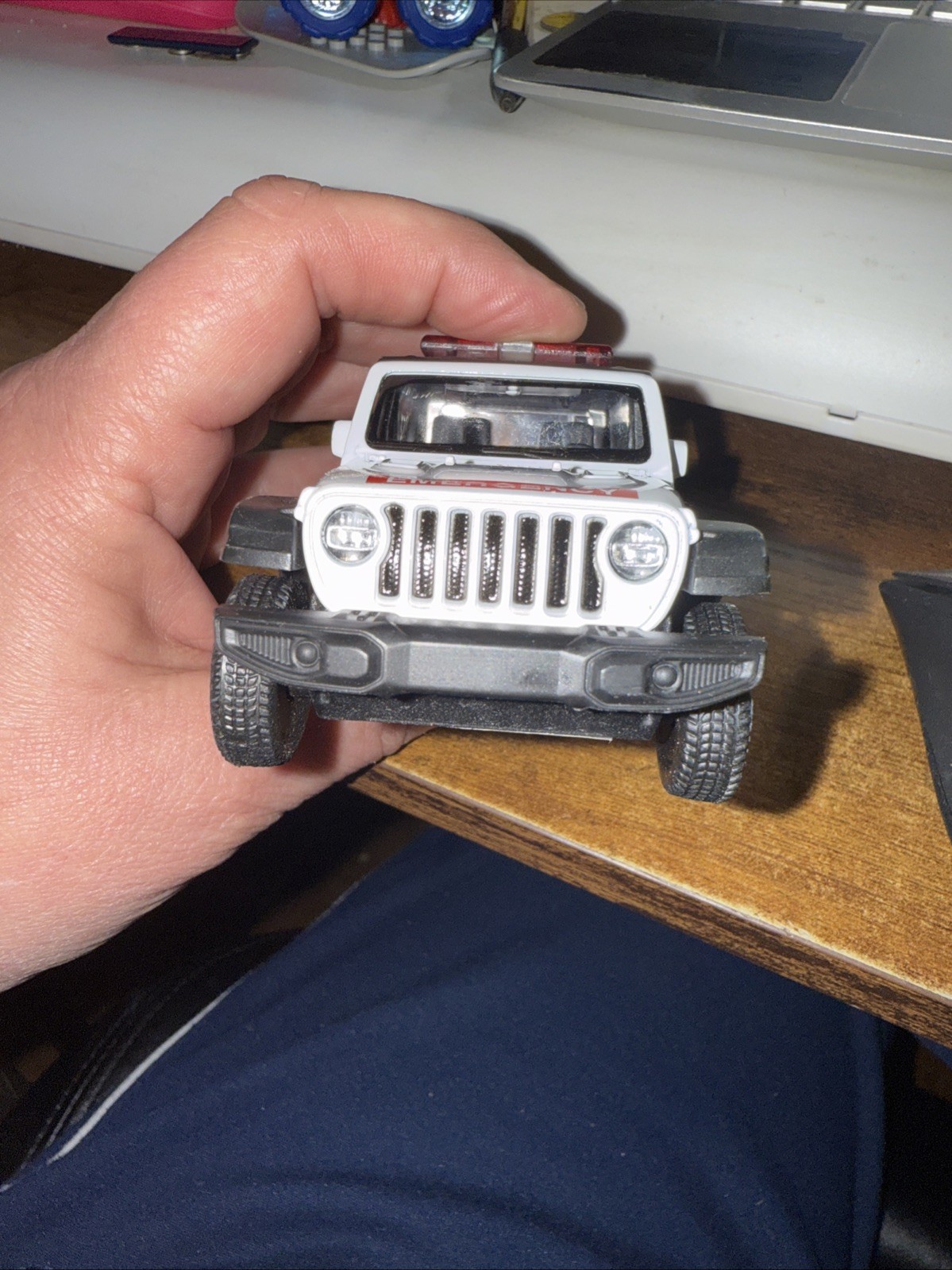 JEEP WRANGLER 4×4 RUBICON MEDICAL EMERGENCY 911 RESCUE OFF ROAD 1/36 DIECAST SUV