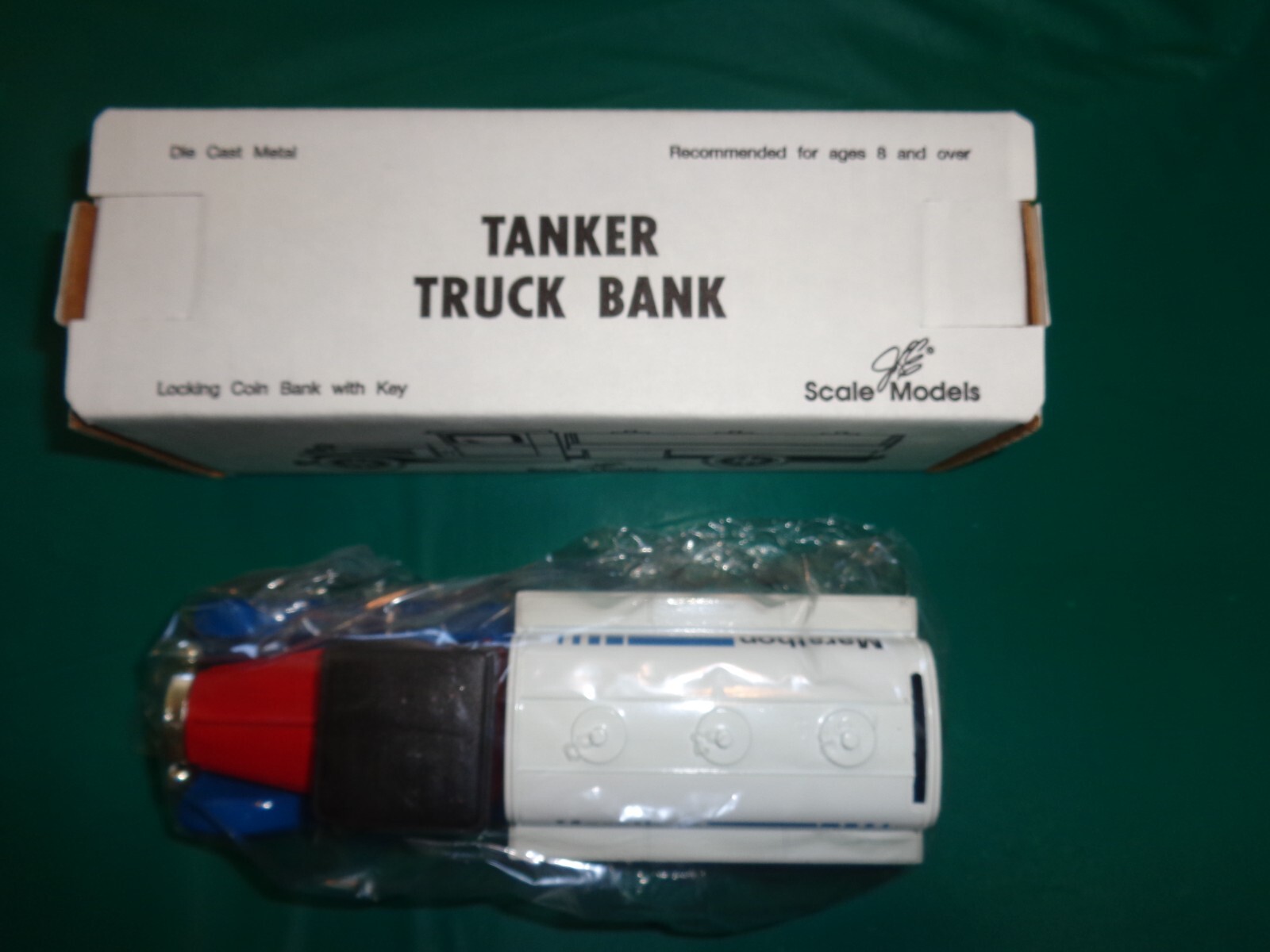 Ertl American Classics Dave’s Marathon Die Cast Tanker Truck Bank New in Box