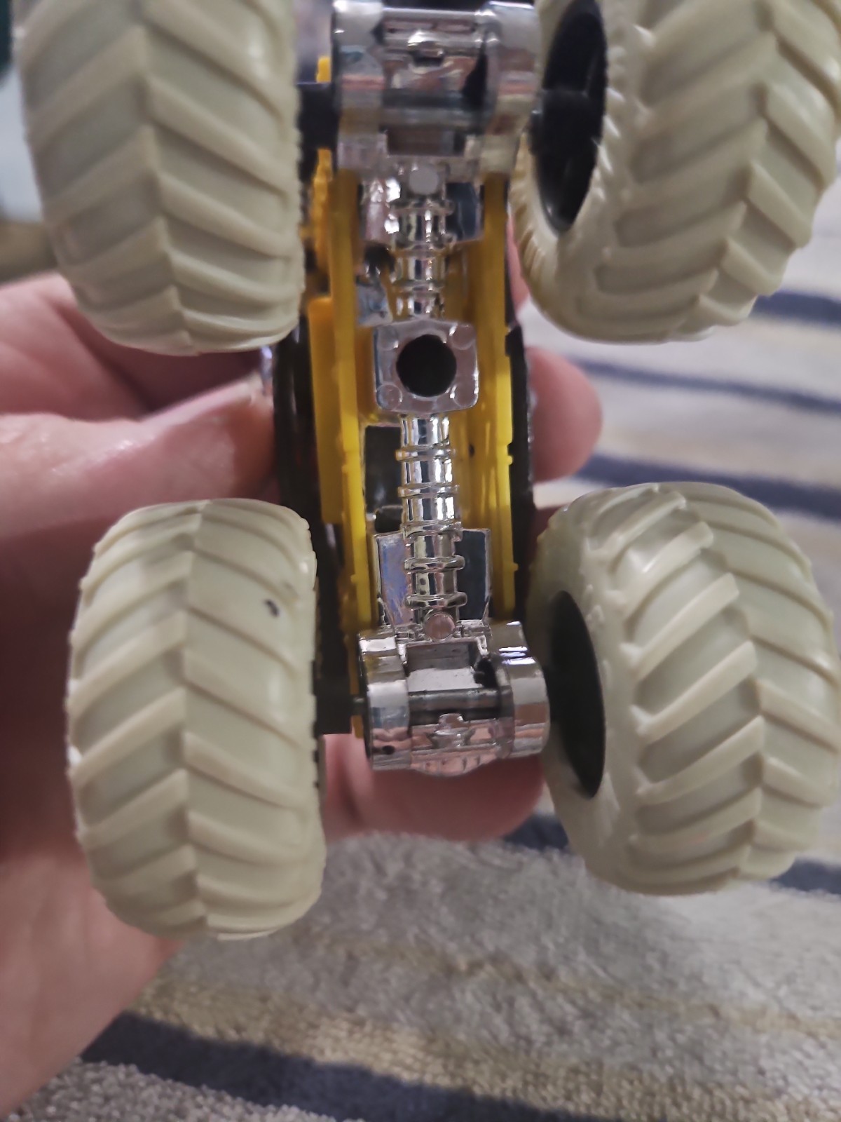 ~~•RARE~~~~MONSTER JAM “STEER CLEAR”™ 1/24 DIE-CAST BY HOT WHEELS™