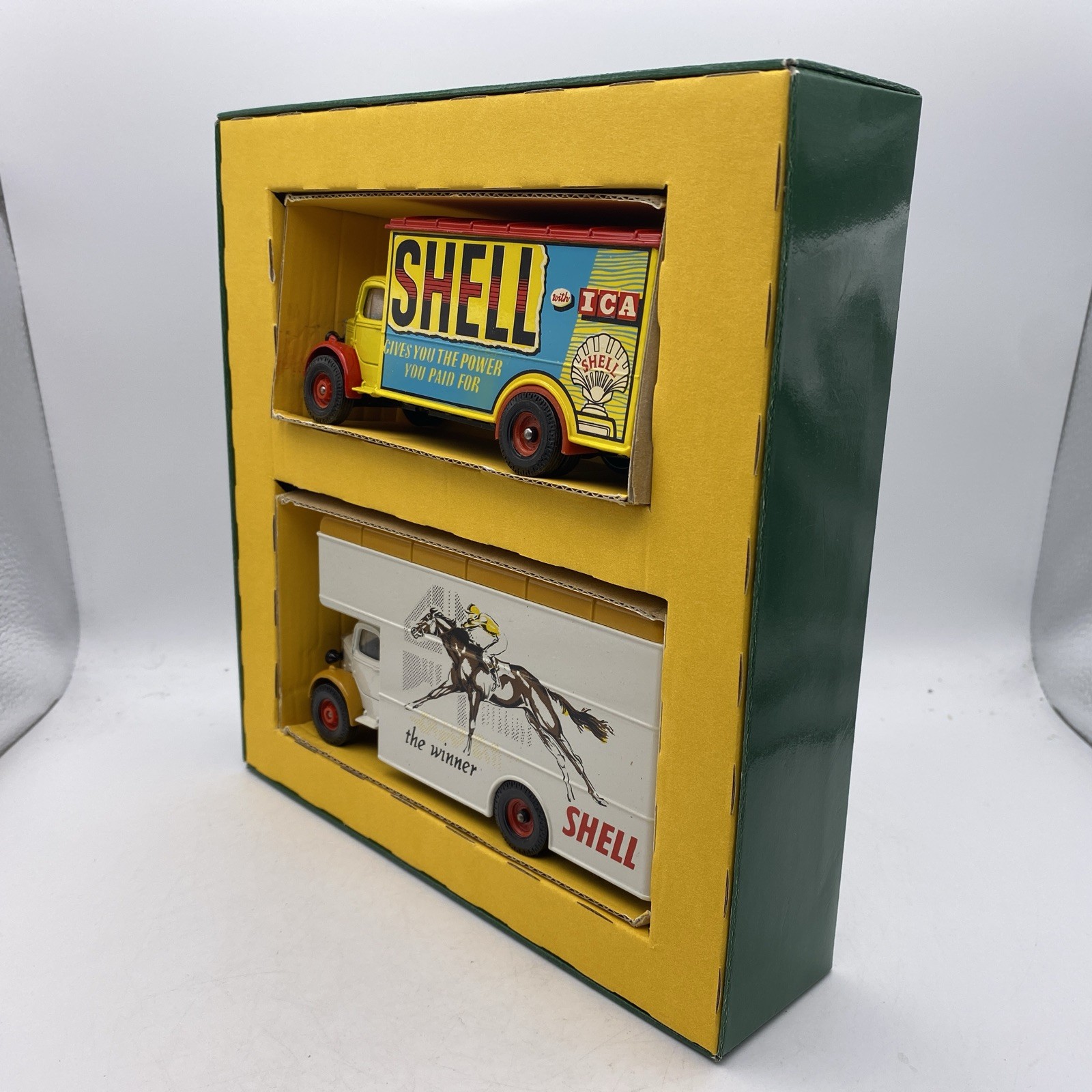 Corgi D17/1 Bedford Vans – Shell – Limited Edition – Boxed