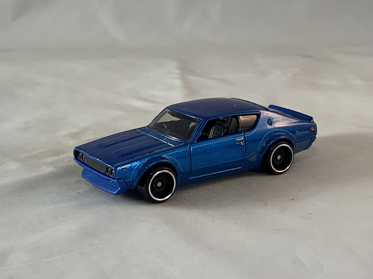 Hot Wheels Nissan Skyline 2000 GT-R 2018 Then and Now Dark Blue DD8s