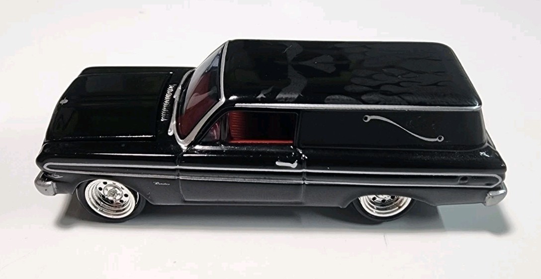 Johnny Lightning Thirteen Customs 1965 Ford Falcon Sedan Delivery 1/64 Diecast