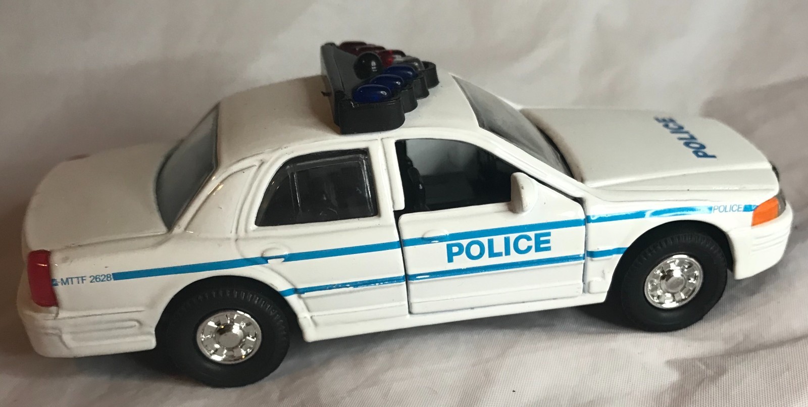 Shing Fat Showcasts 9985/4D White Police Car 5in Diecast Loose