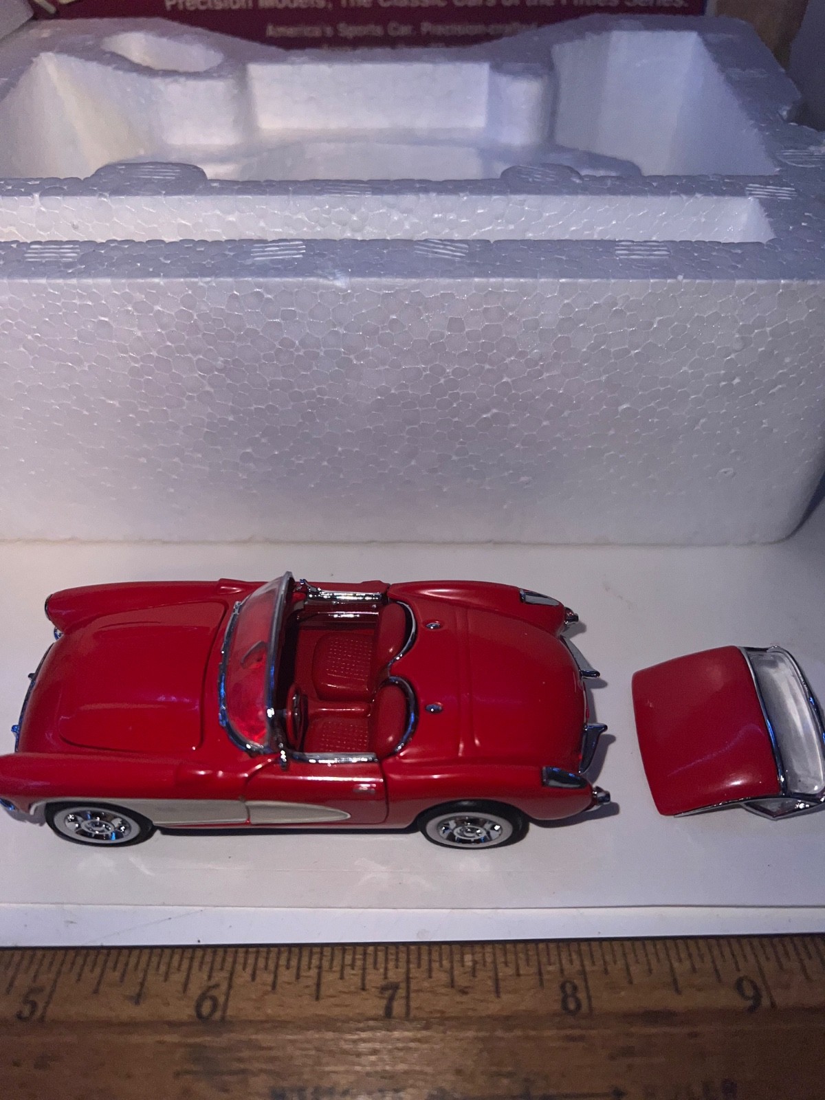 FRANKLIN MINT 1957 CORVETTE 1:43 SCALE WITH REMOVABLE TOP AND BOX