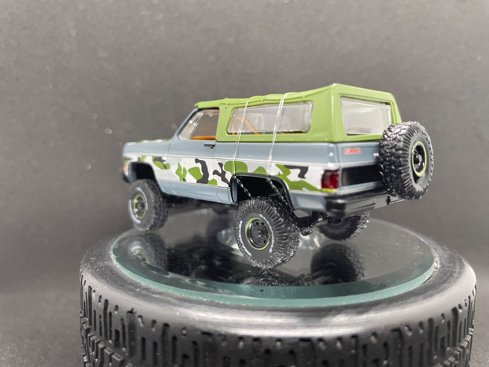 M2 MACHINES 1973 GMC JIMMY SIERRA 4X4 – Removable Top – LOOSE – 1/64