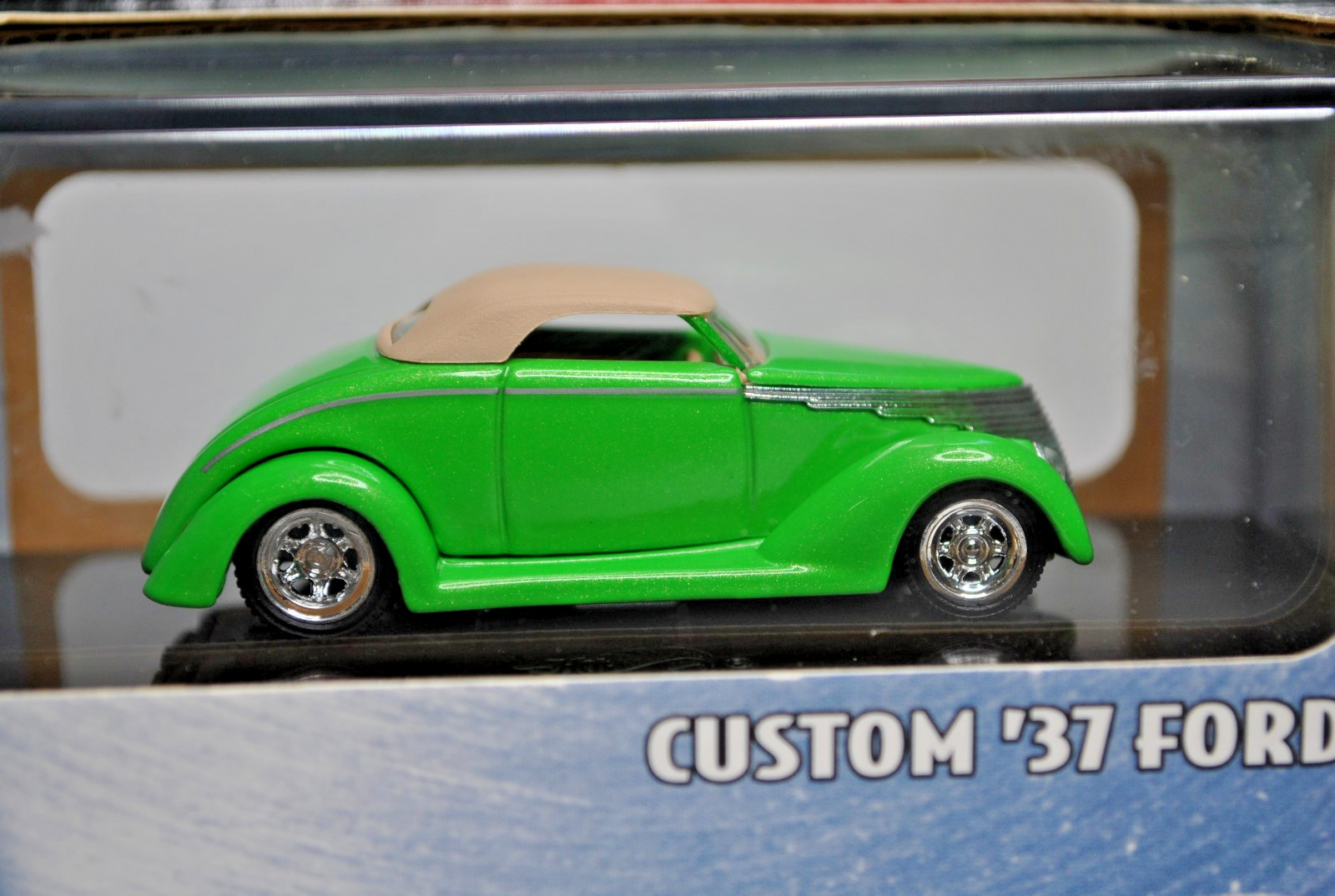 Hot Wheels Custom 1937 Ford 100% Hot Wheels Red and Green Variant