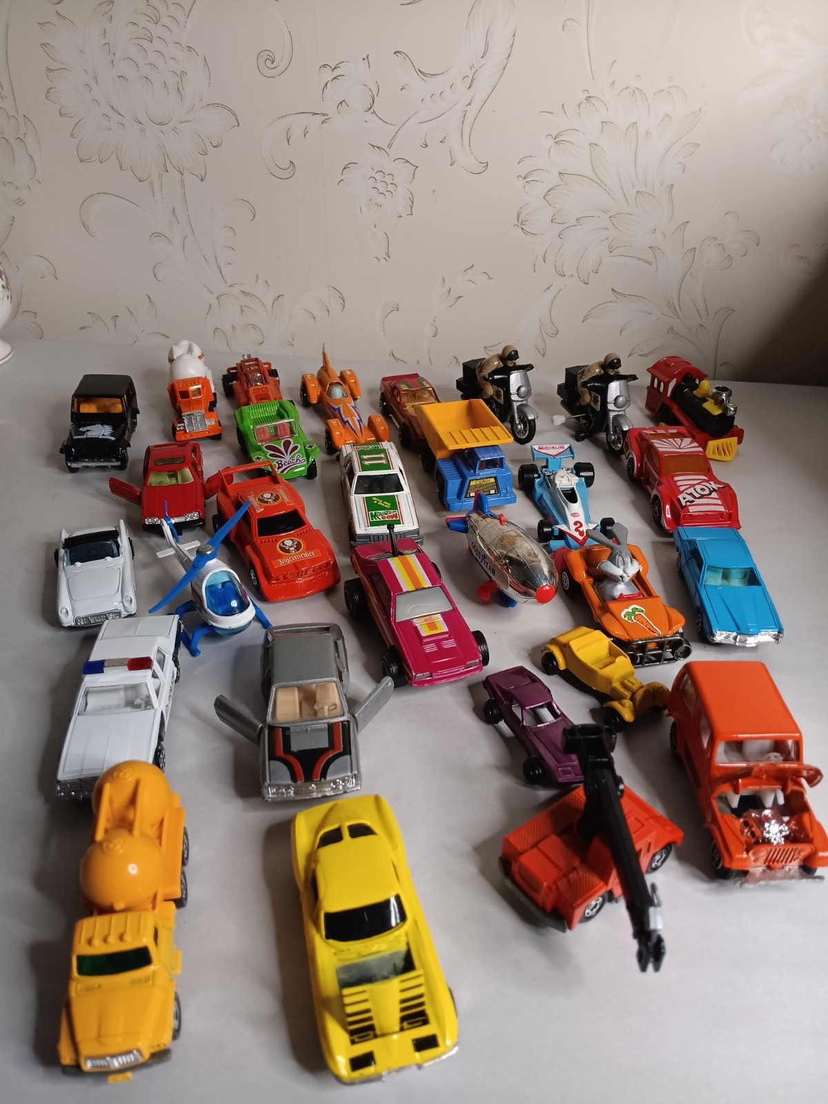 vintage 1/64 diecast cars lot Various Brands
