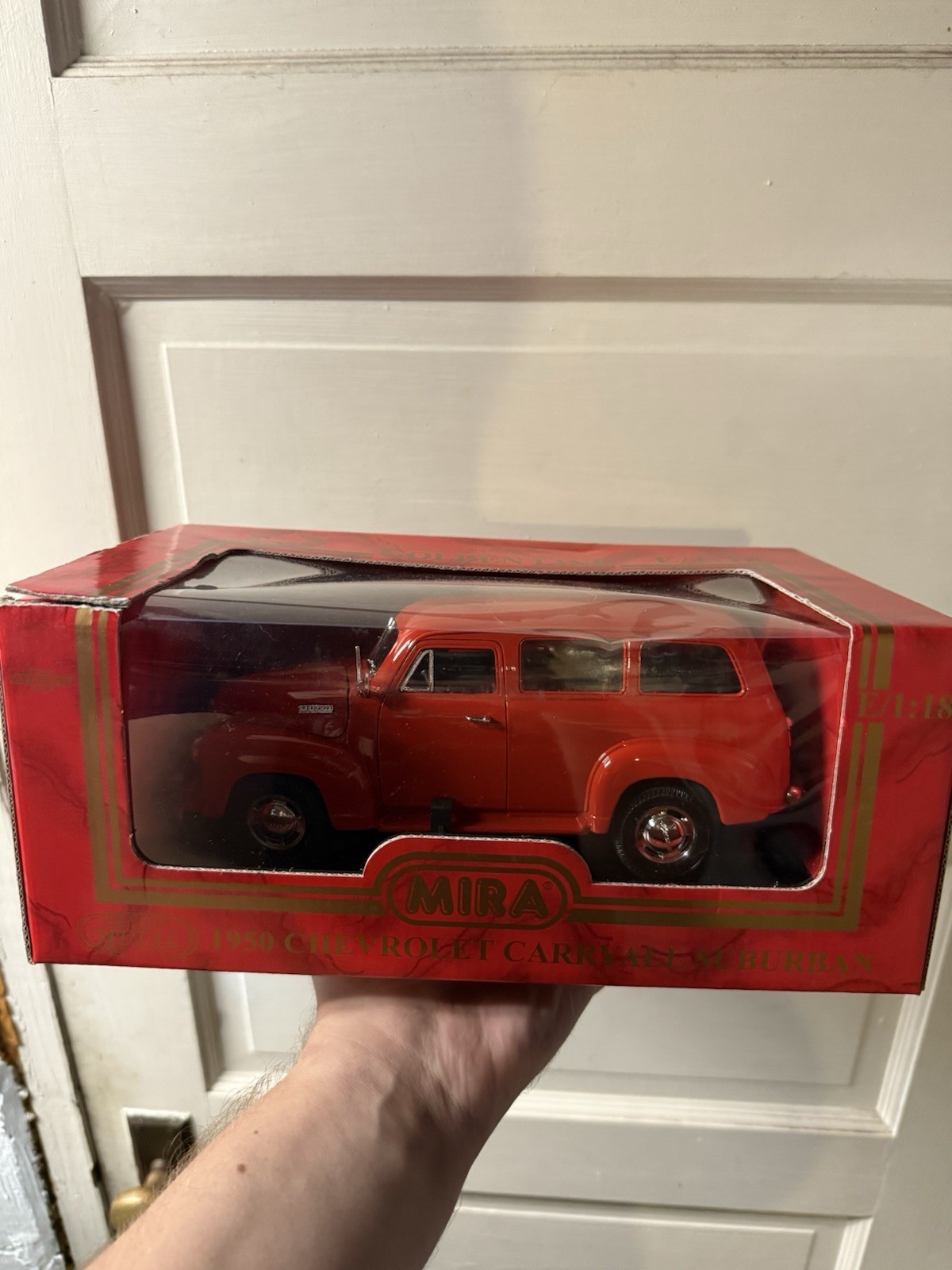 1950 Chevrolet Carryall suburban 1:18 mira golden line collection NEW