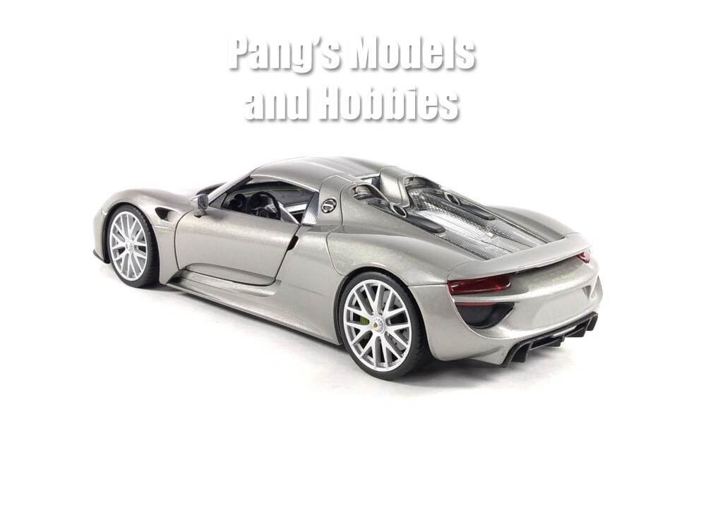 2013 Porsche 918 Spyder Hard Top 1/24 Scale Diecast Model – Welly – Silver