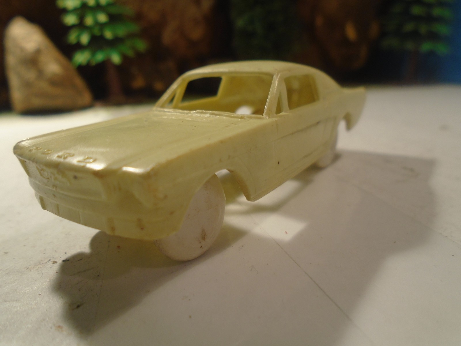 F & F MOLD & DIE WIOK PLASTIC 1/64 SCAKE PLASTIC1966 MUSTANG FASTBACK 1-185-1