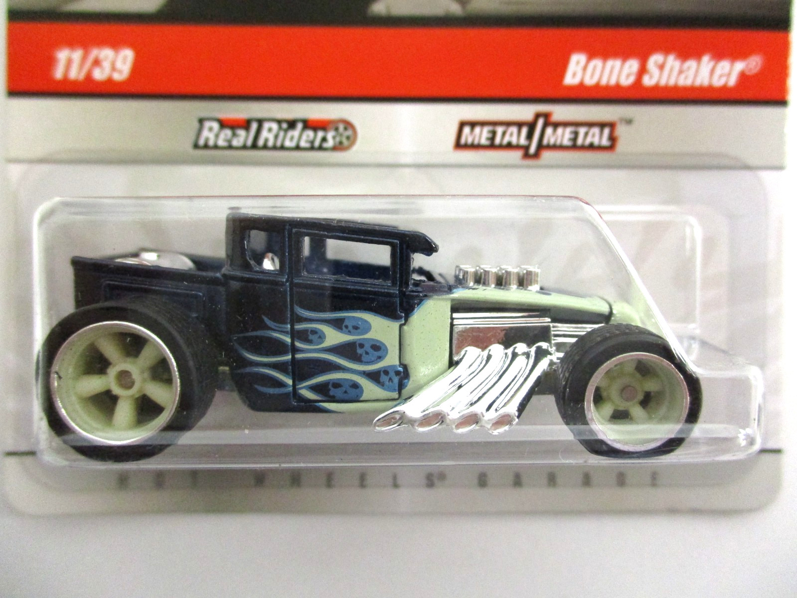 HOT WHEELS – LARRY’S GARAGE – BONE SHAKER CUSTOM RAT ROD PICKUP – REAL RIDERS