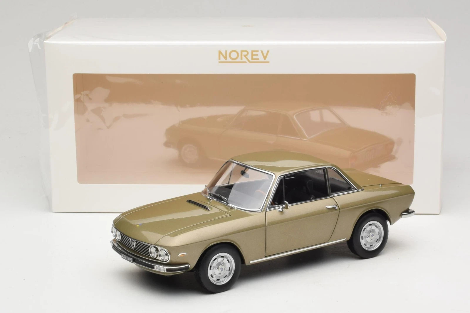 Norev 1971 LANCIA Fulvia 1:18 187895 BRONZE New in Box FULLY OPENING Bronce Gold